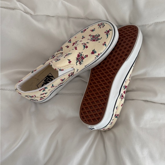 Vans Cream and Red Slip-On Sneakers - Picture 4 of 6